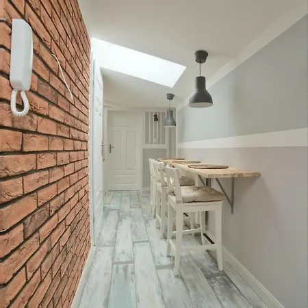 Golden Apartments/B5